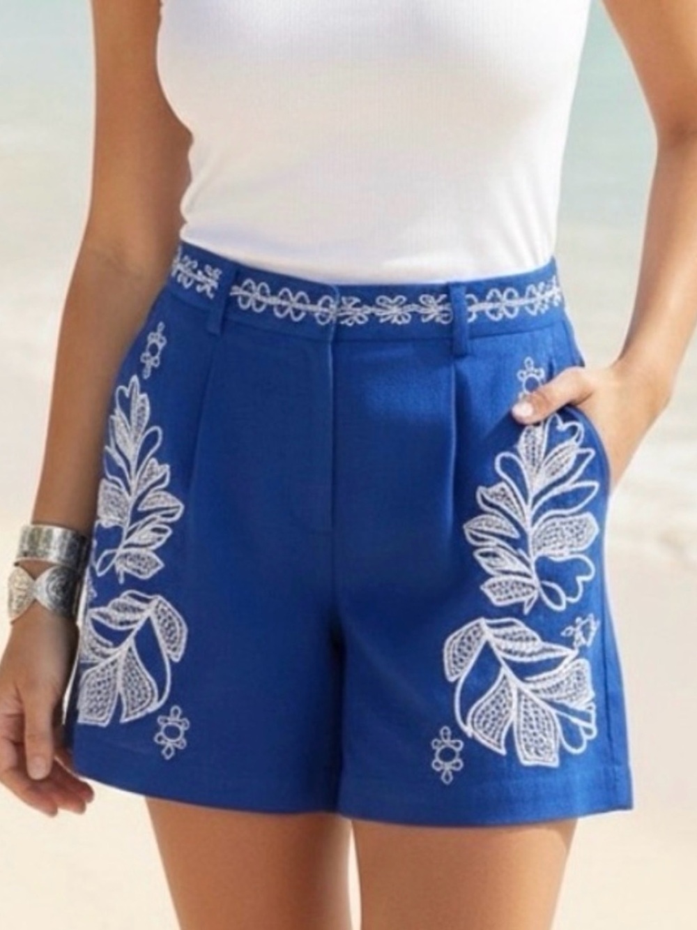 Johnny Was Jade Collection Jenah Blue Linen blend short with white embroidery XS